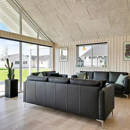 Tatil Evi 18 Person In Hasselberg